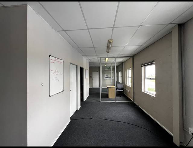 900M² WAREHOUSE TO LET IN AIRPORT INDUSTRIA